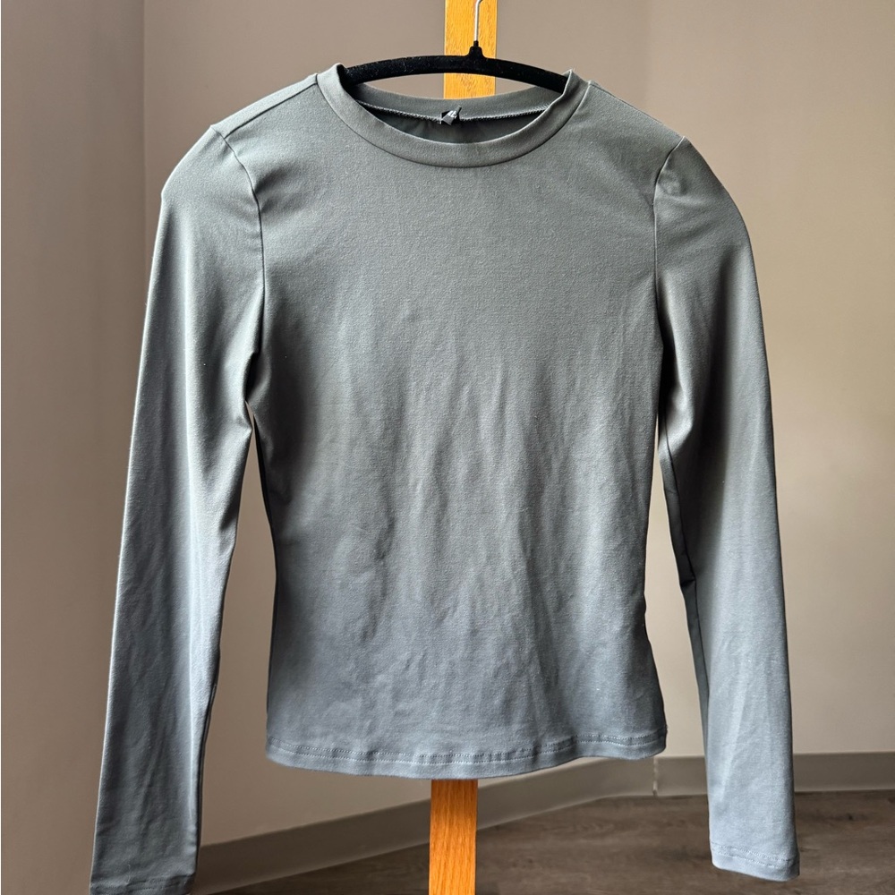 Women’s Long Sleeve Grey Top